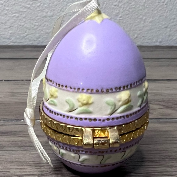 HALLMARK NIB 2001 EASTER EGG SURPRISE “Chick” #3 FINE PORCELAIN SPRING ORNAMENT - Picture 7 of 8